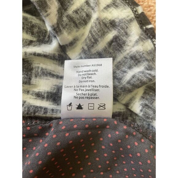 One September Anthropologie Boho Embroidered Tunic Blouse Black Red Ikat Print S - Picture 7 of 10